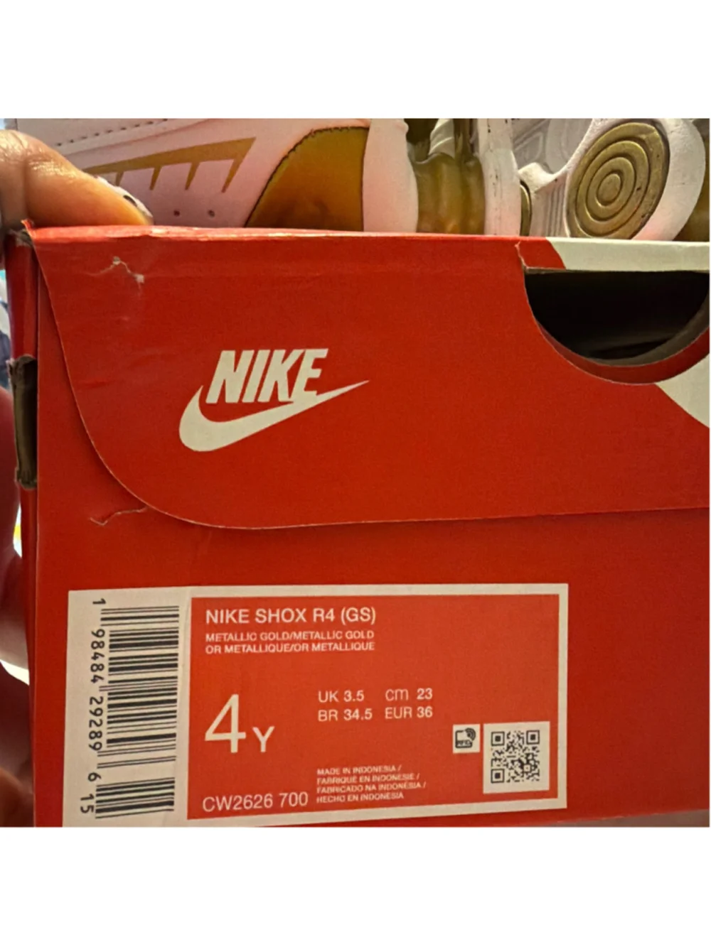 Men's/Youth Nike Shox R4 Sneakers Gold/White Size 4Y